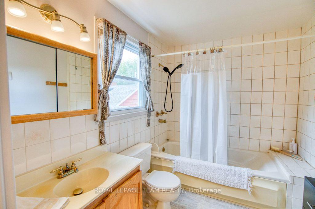 Photo 26 of 220 Ancaster Avenue, Ottawa, Woodroffe — HOMEH