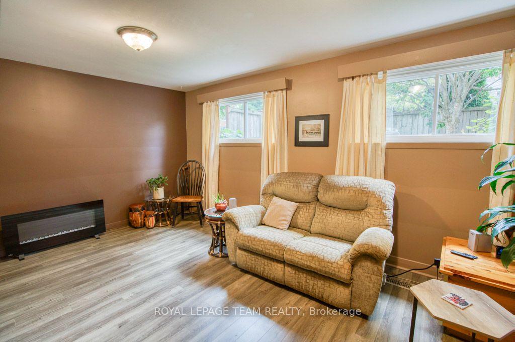 Photo 34 of 220 Ancaster Avenue, Ottawa, Woodroffe — HOMEH
