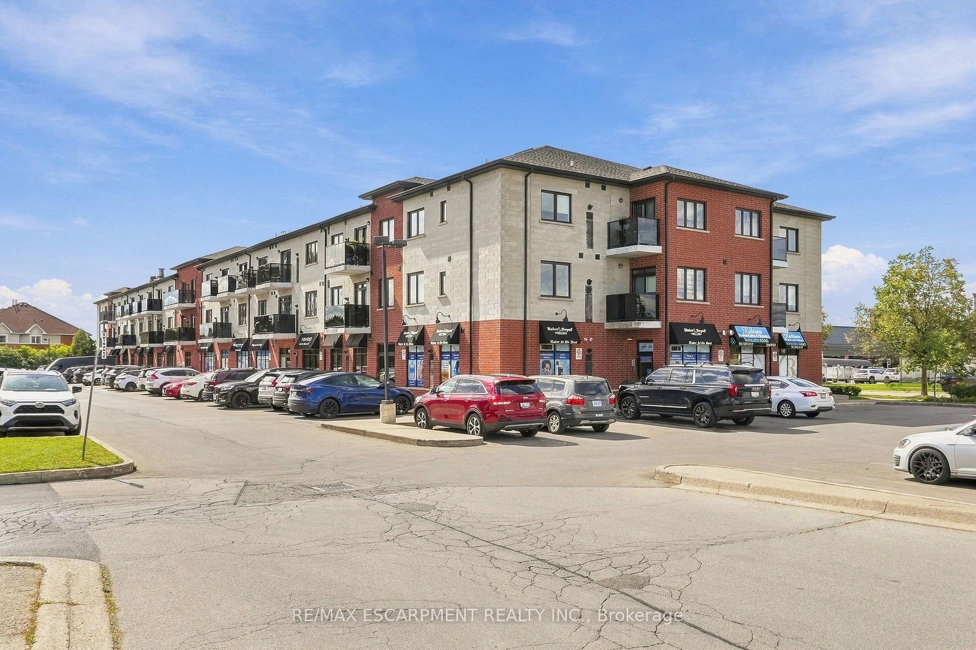 Photo 2 of Unit 321, 170 Rockhaven Lane, Hamilton, Waterdown — HOMEH