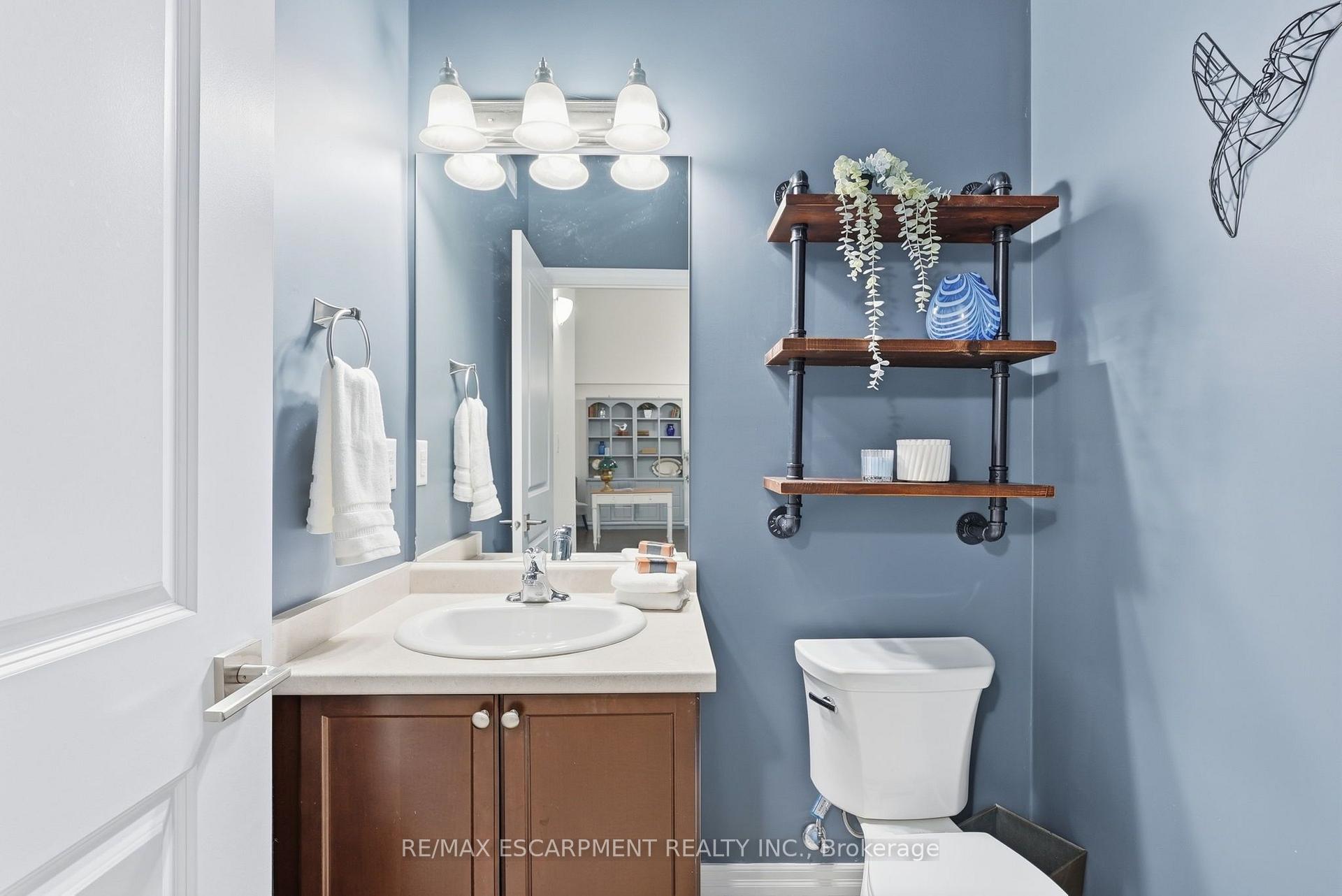 Photo 3 of Unit 321, 170 Rockhaven Lane, Hamilton, Waterdown — HOMEH