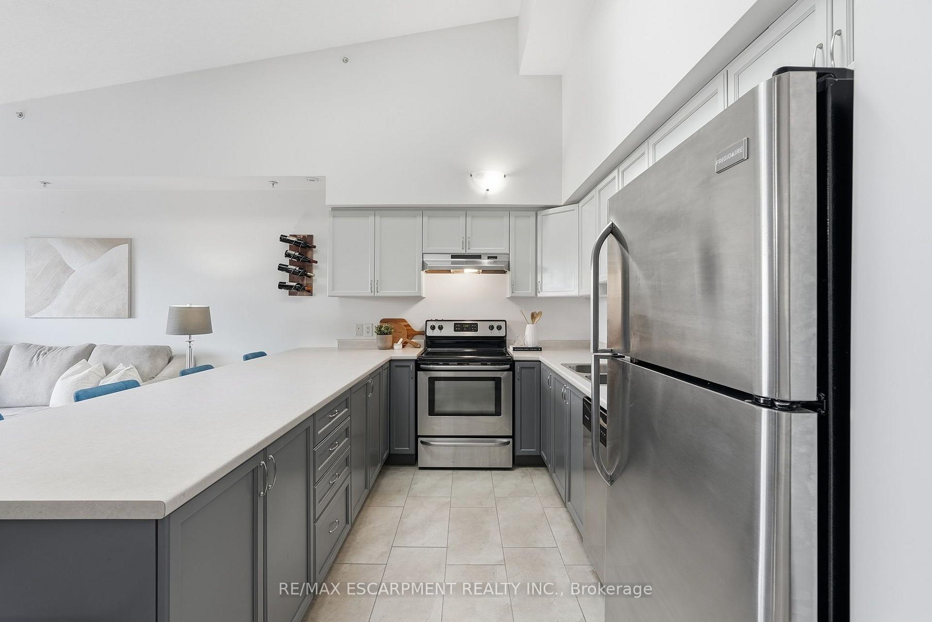 Photo 18 of Unit 321, 170 Rockhaven Lane, Hamilton, Waterdown — HOMEH