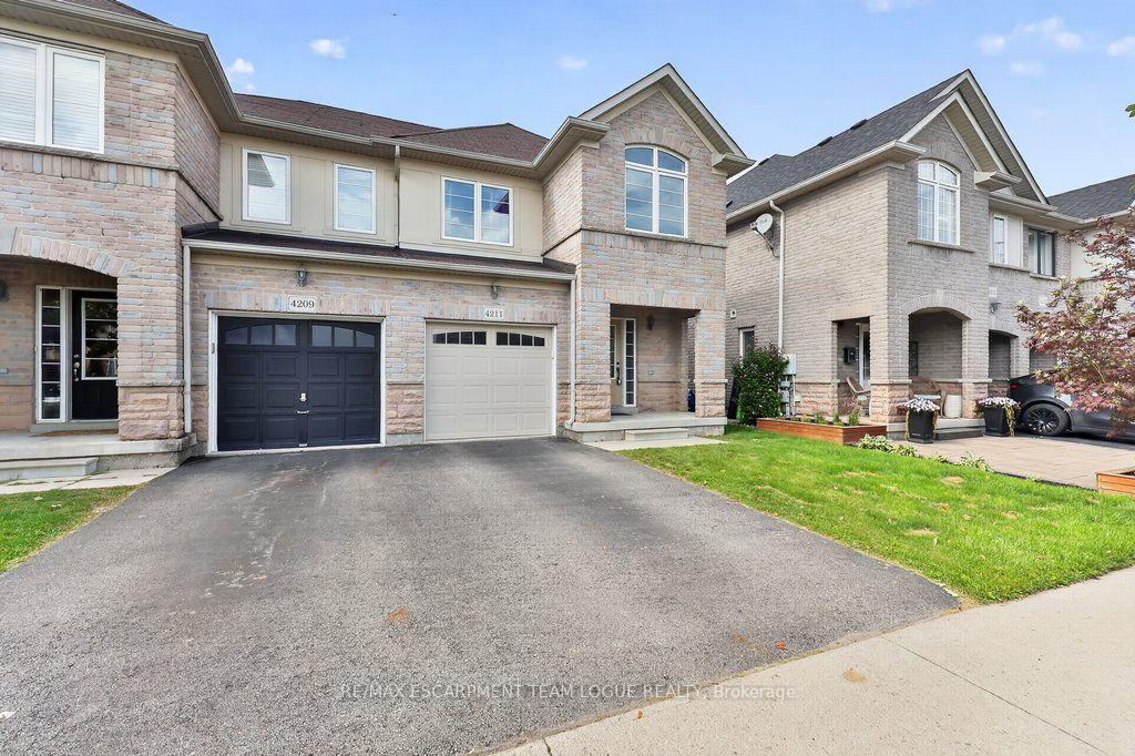 Photo 2 of 4211 Thomas Alton Boulevard, Burlington, Alton — HOMEH