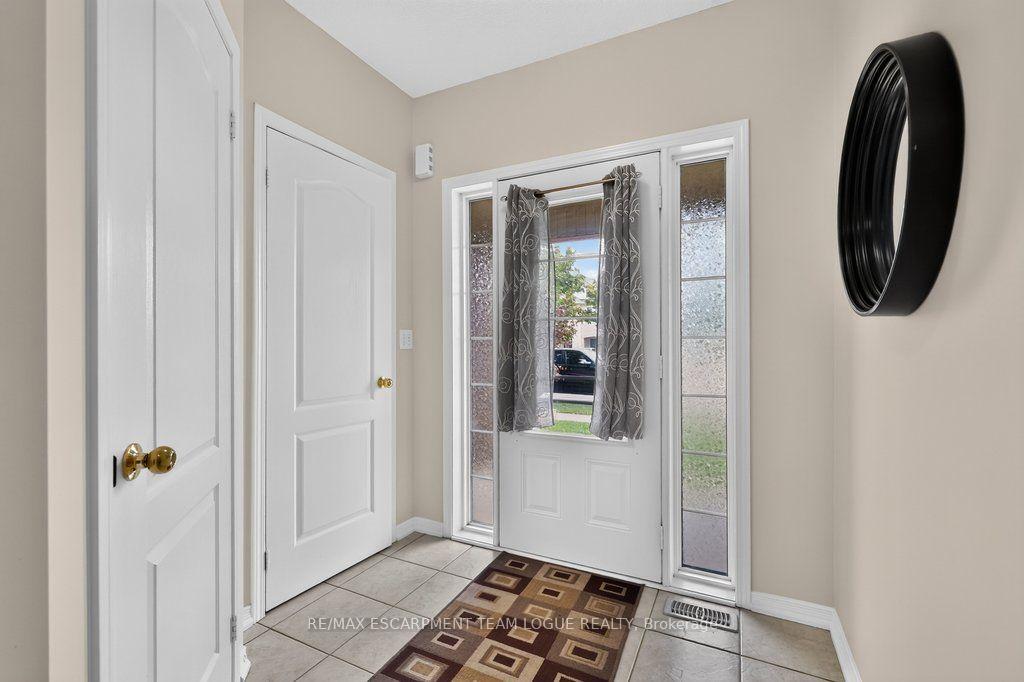 Photo 6 of 4211 Thomas Alton Boulevard, Burlington, Alton — HOMEH