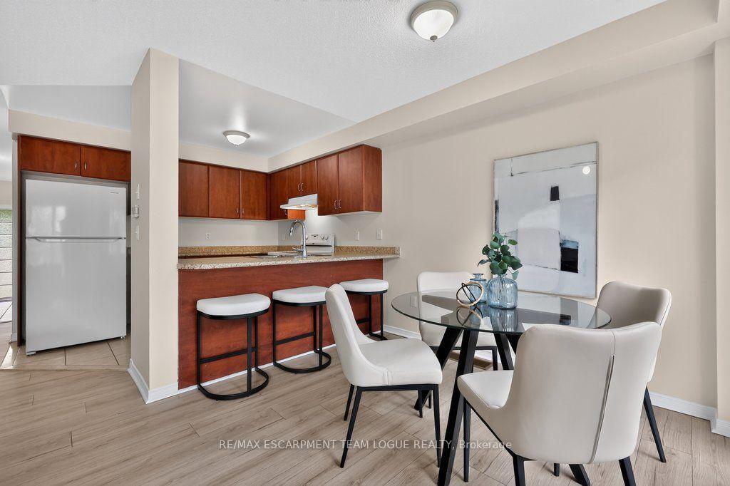 Photo 12 of 4211 Thomas Alton Boulevard, Burlington, Alton — HOMEH