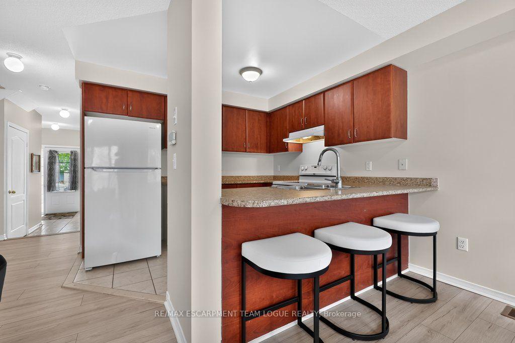 Photo 13 of 4211 Thomas Alton Boulevard, Burlington, Alton — HOMEH