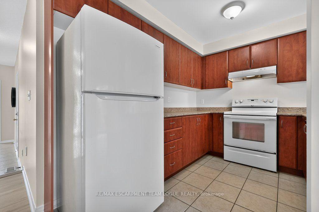 Photo 16 of 4211 Thomas Alton Boulevard, Burlington, Alton — HOMEH