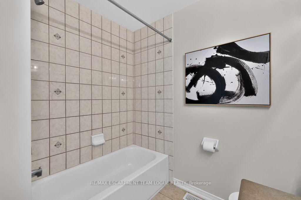 Photo 33 of 4211 Thomas Alton Boulevard, Burlington, Alton — HOMEH