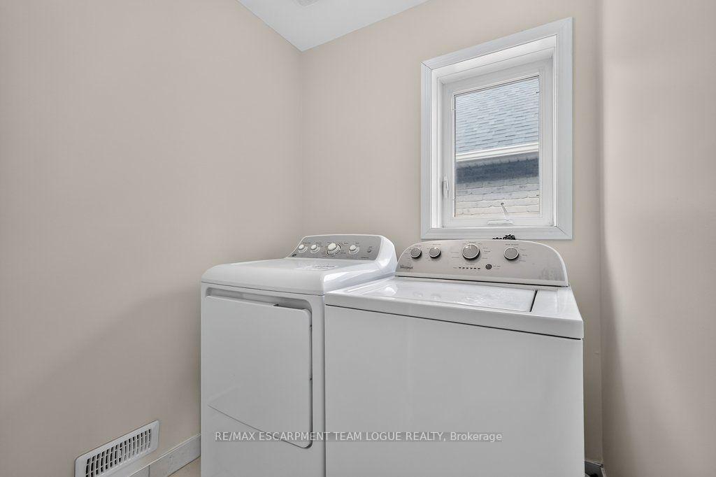 Photo 34 of 4211 Thomas Alton Boulevard, Burlington, Alton — HOMEH