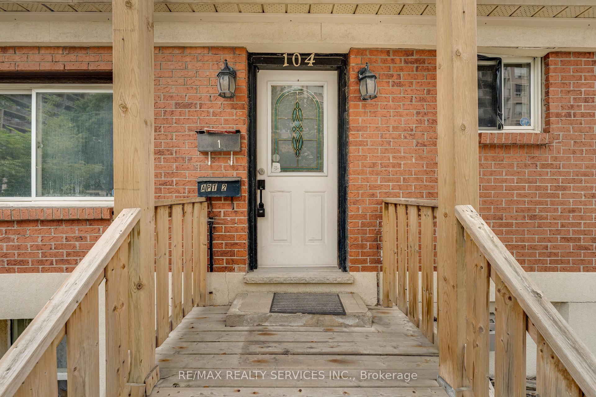 Photo 2 of 104 Hess Street S, Hamilton, Durand — HOMEH