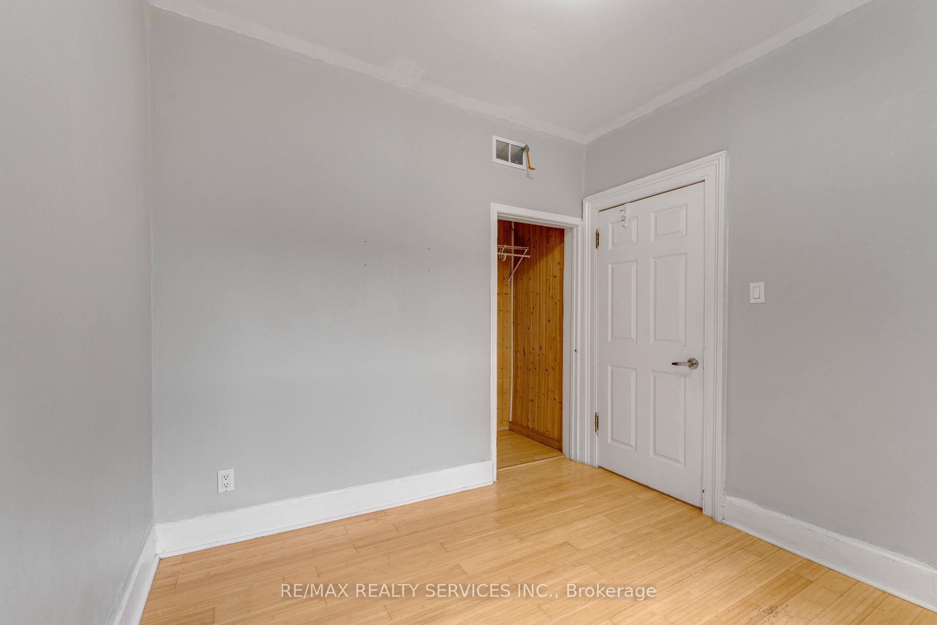 Photo 11 of 104 Hess Street S, Hamilton, Durand — HOMEH
