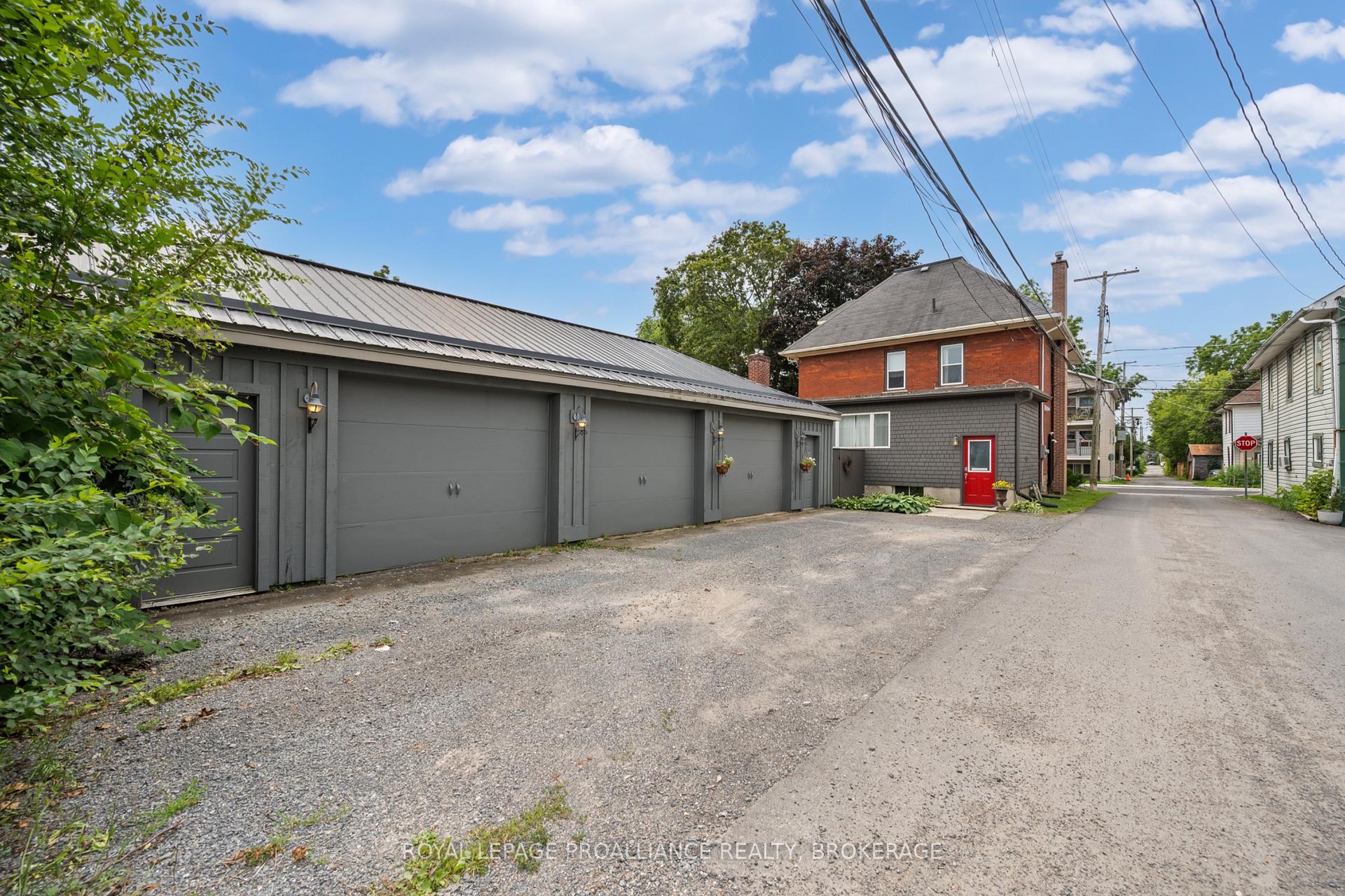 Photo 3 of 145 Charles Street N, Gananoque, Gananoque — HOMEH