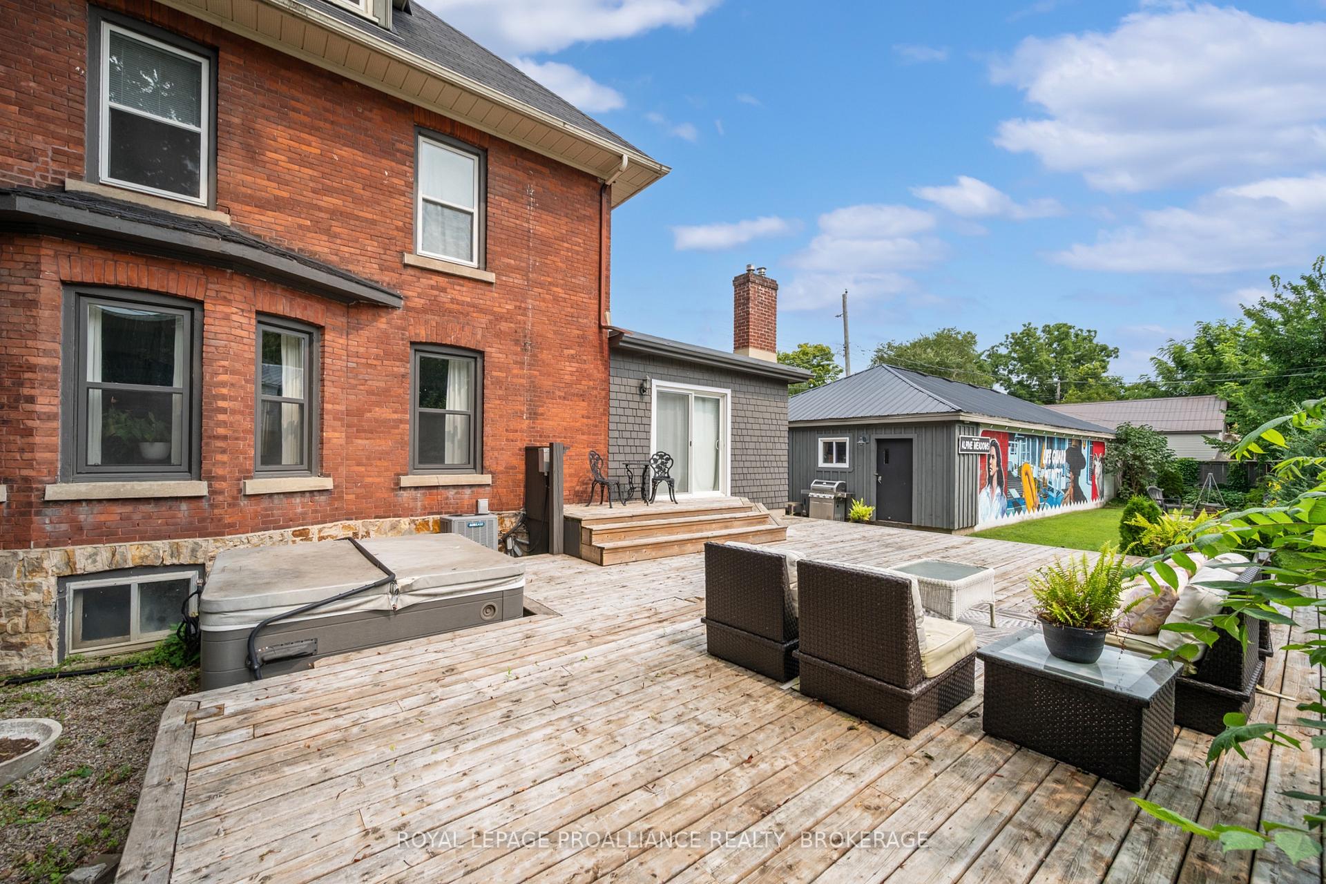Photo 45 of 145 Charles Street N, Gananoque, Gananoque — HOMEH