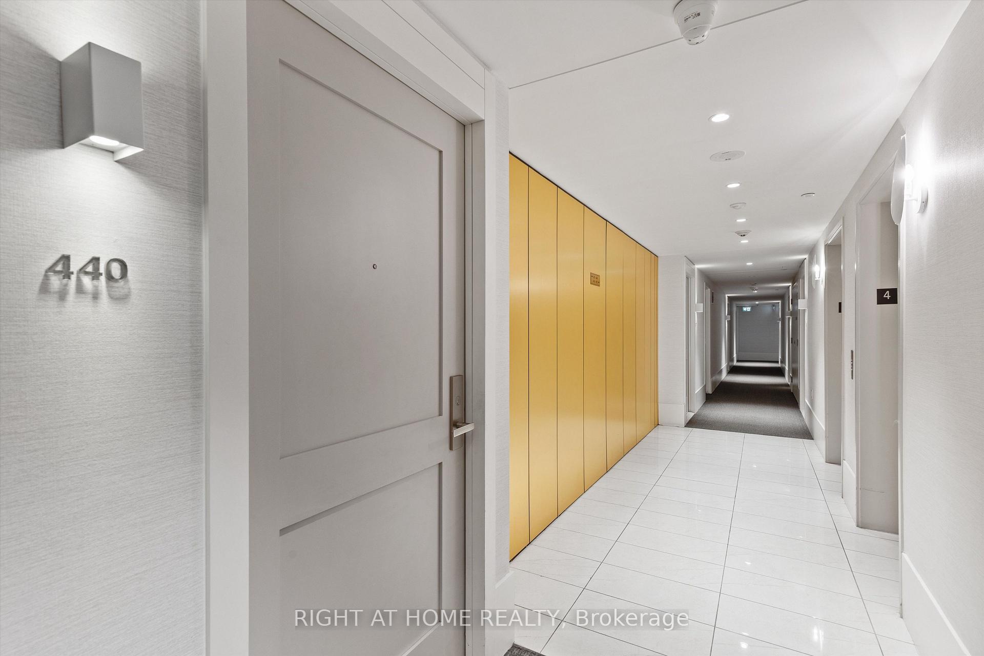 Photo 4 of 26 Gibbs Road, Etobicoke, Islington-City Centre West — HOMEH