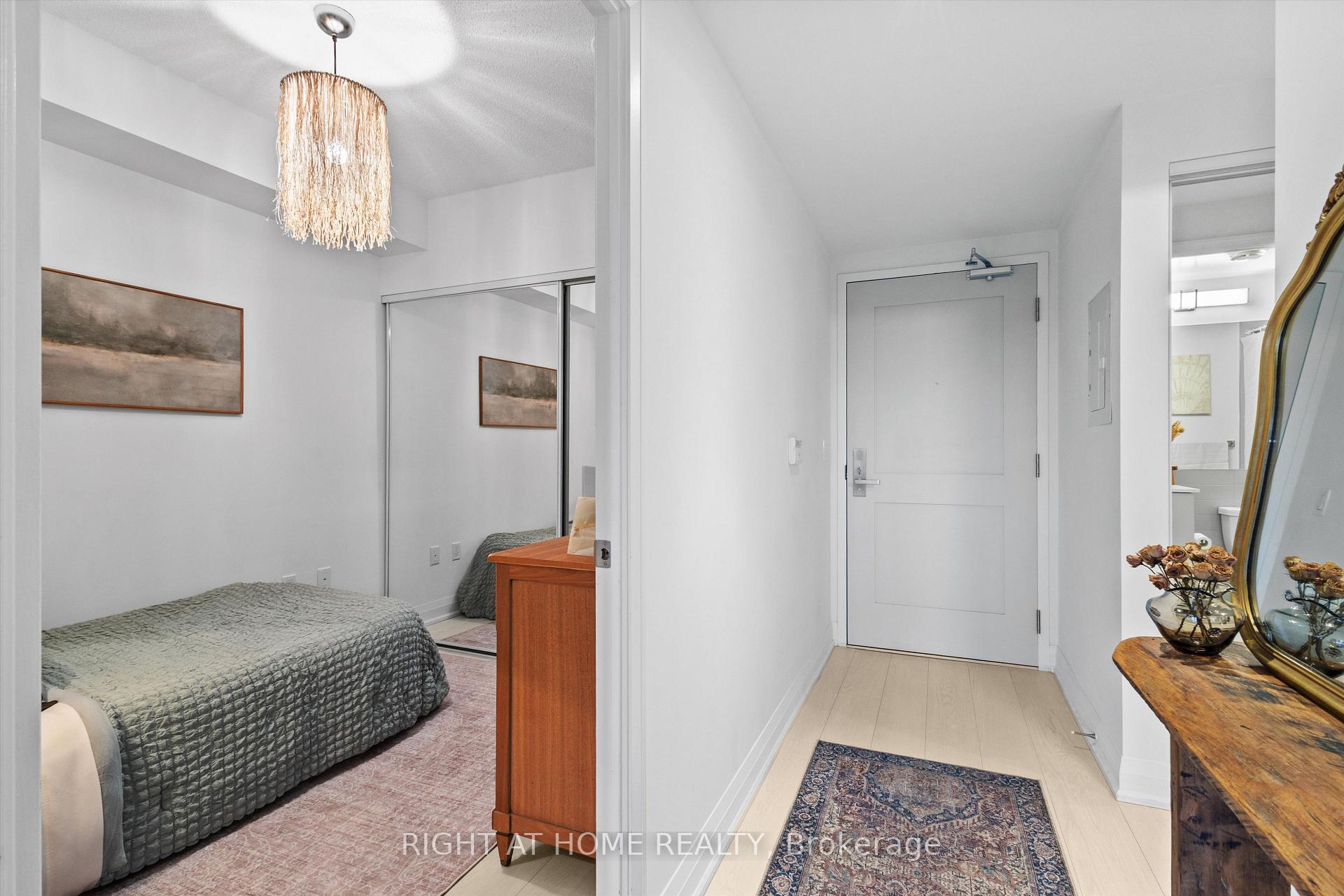 Photo 7 of 26 Gibbs Road, Etobicoke, Islington-City Centre West — HOMEH