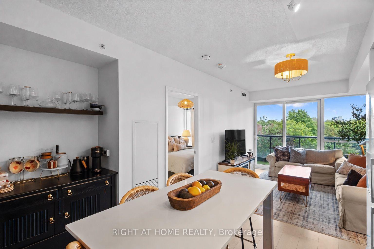 Photo 9 of 26 Gibbs Road, Etobicoke, Islington-City Centre West — HOMEH