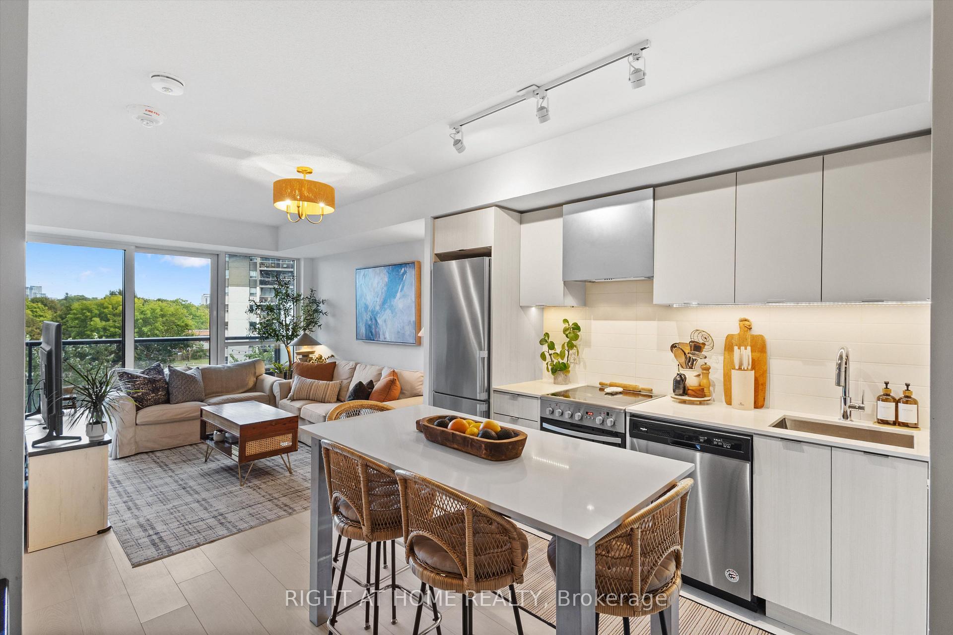 Photo 10 of 26 Gibbs Road, Etobicoke, Islington-City Centre West — HOMEH