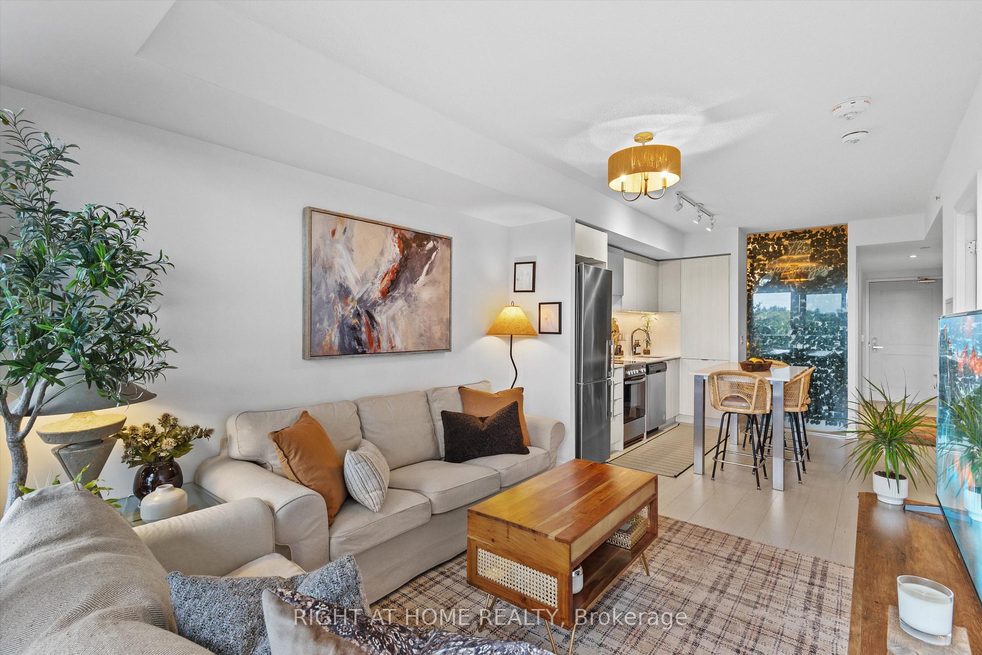 Photo 13 of 26 Gibbs Road, Etobicoke, Islington-City Centre West — HOMEH