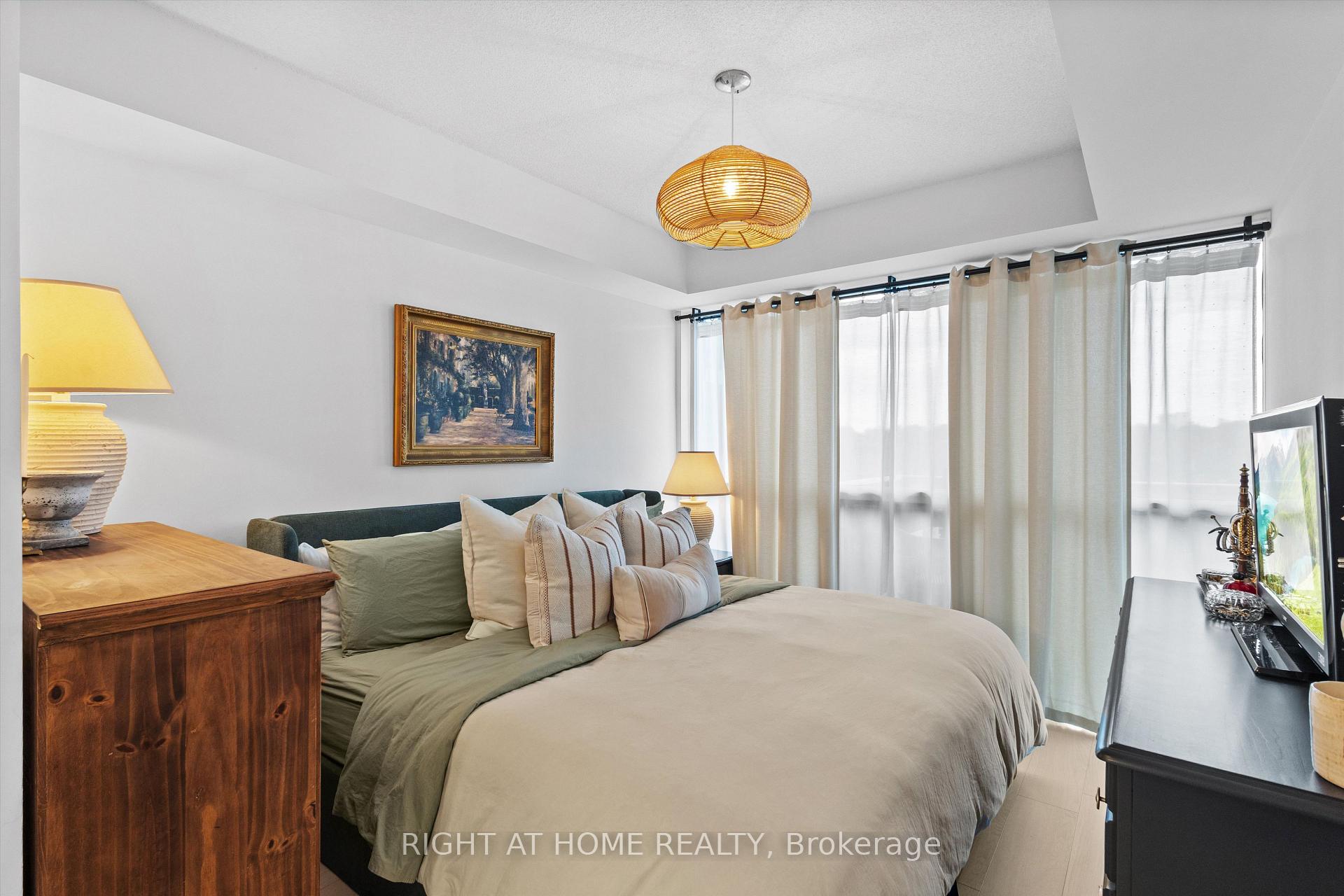 Photo 16 of 26 Gibbs Road, Etobicoke, Islington-City Centre West — HOMEH