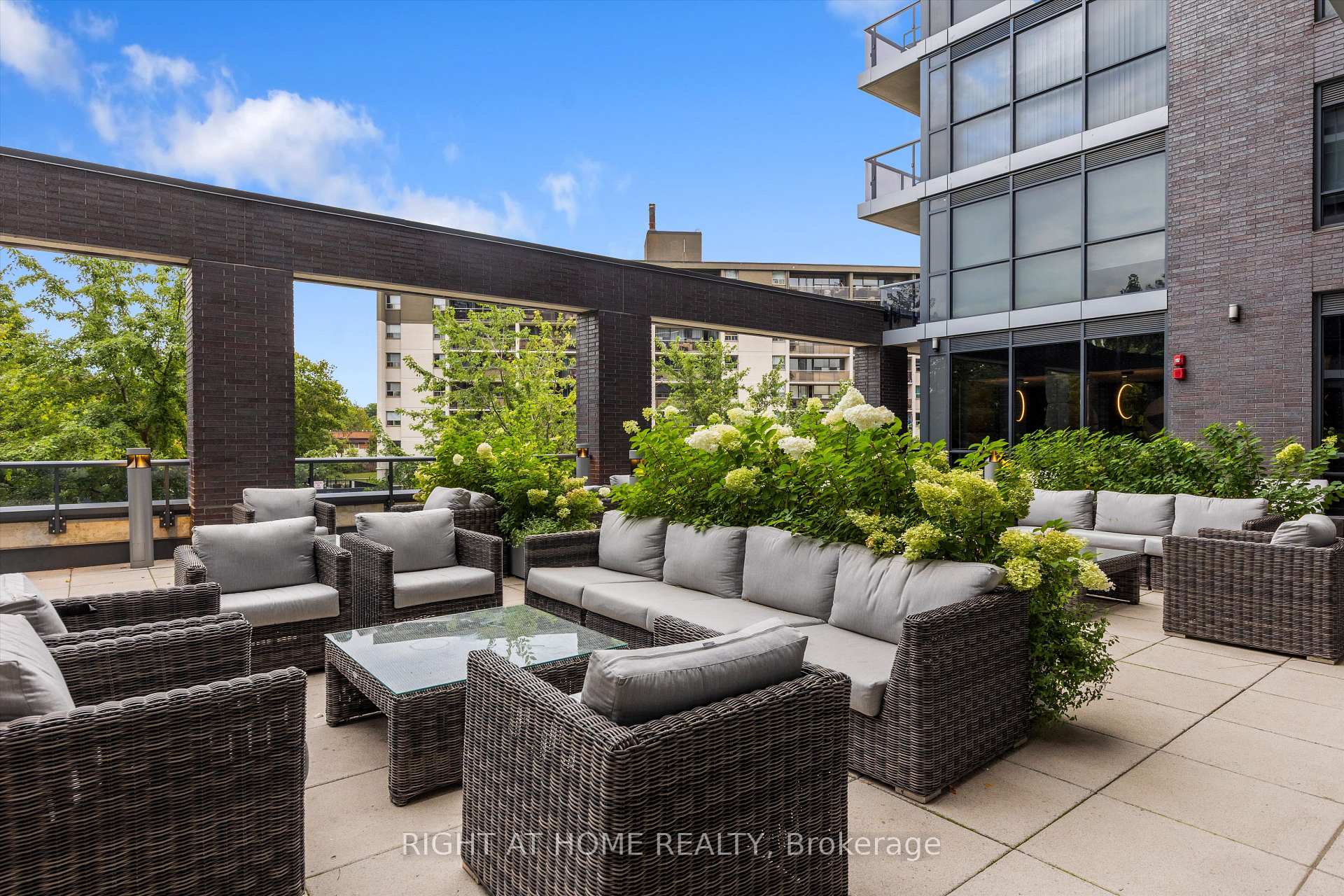 Photo 25 of 26 Gibbs Road, Etobicoke, Islington-City Centre West — HOMEH