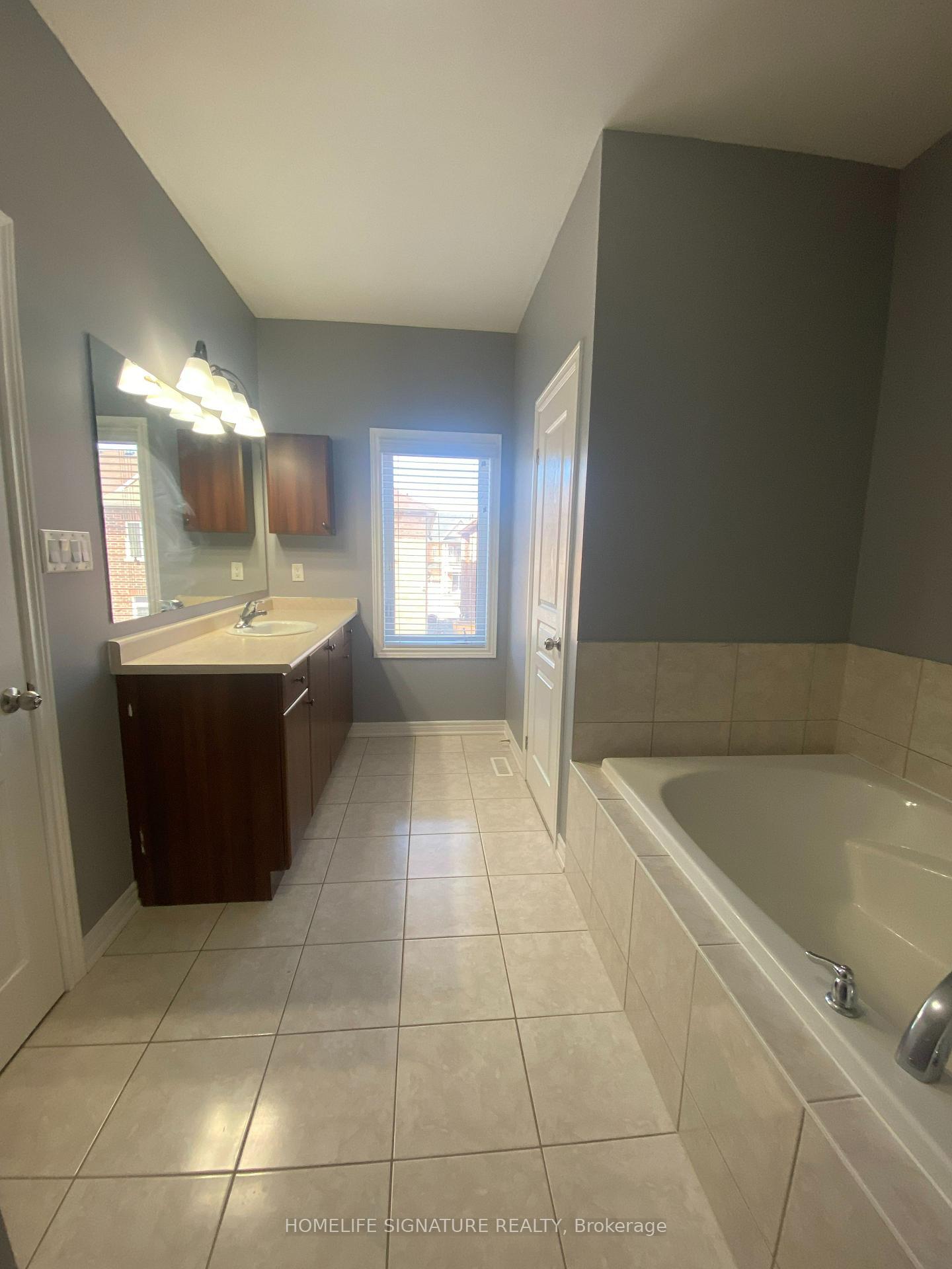 Photo 21 of 40 Kilkarrin Road, Brampton, Northwest Brampton — HOMEH