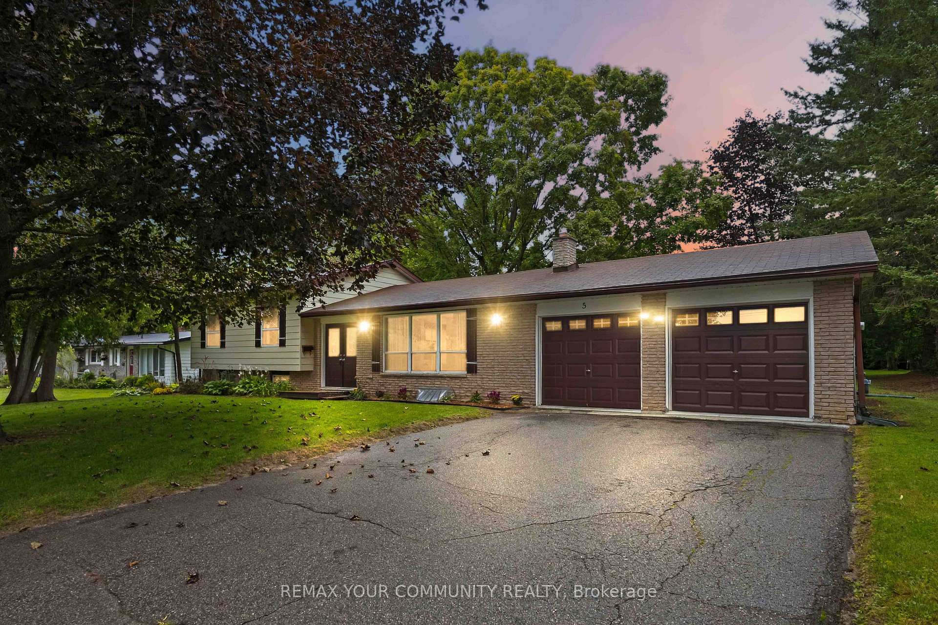 Photo 1 of 5 Medina Square, Georgina, Keswick North — HOMEH