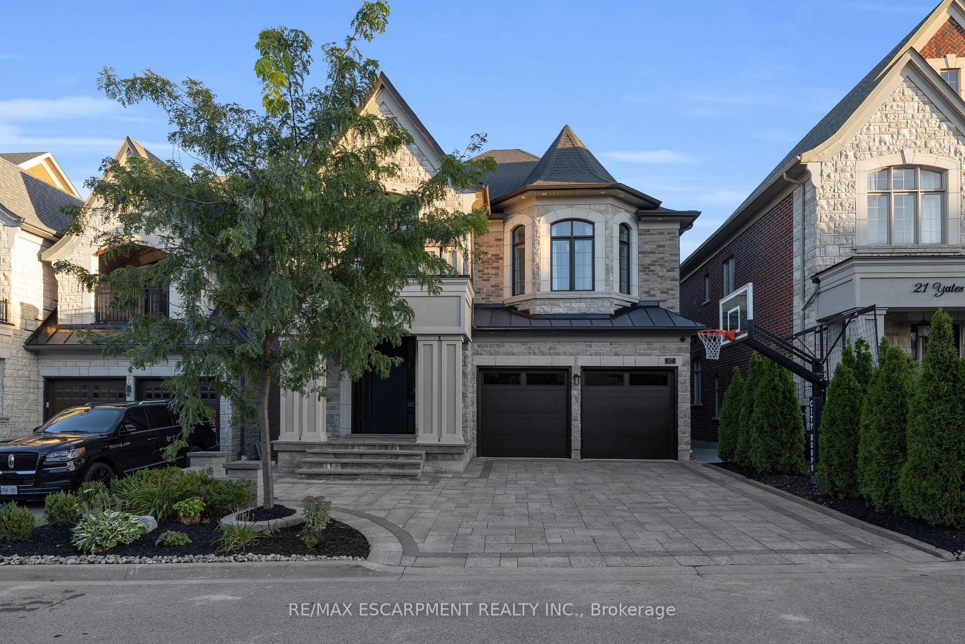 Photo 4 of 17 Yates Avenue, Vaughan, Patterson — HOMEH