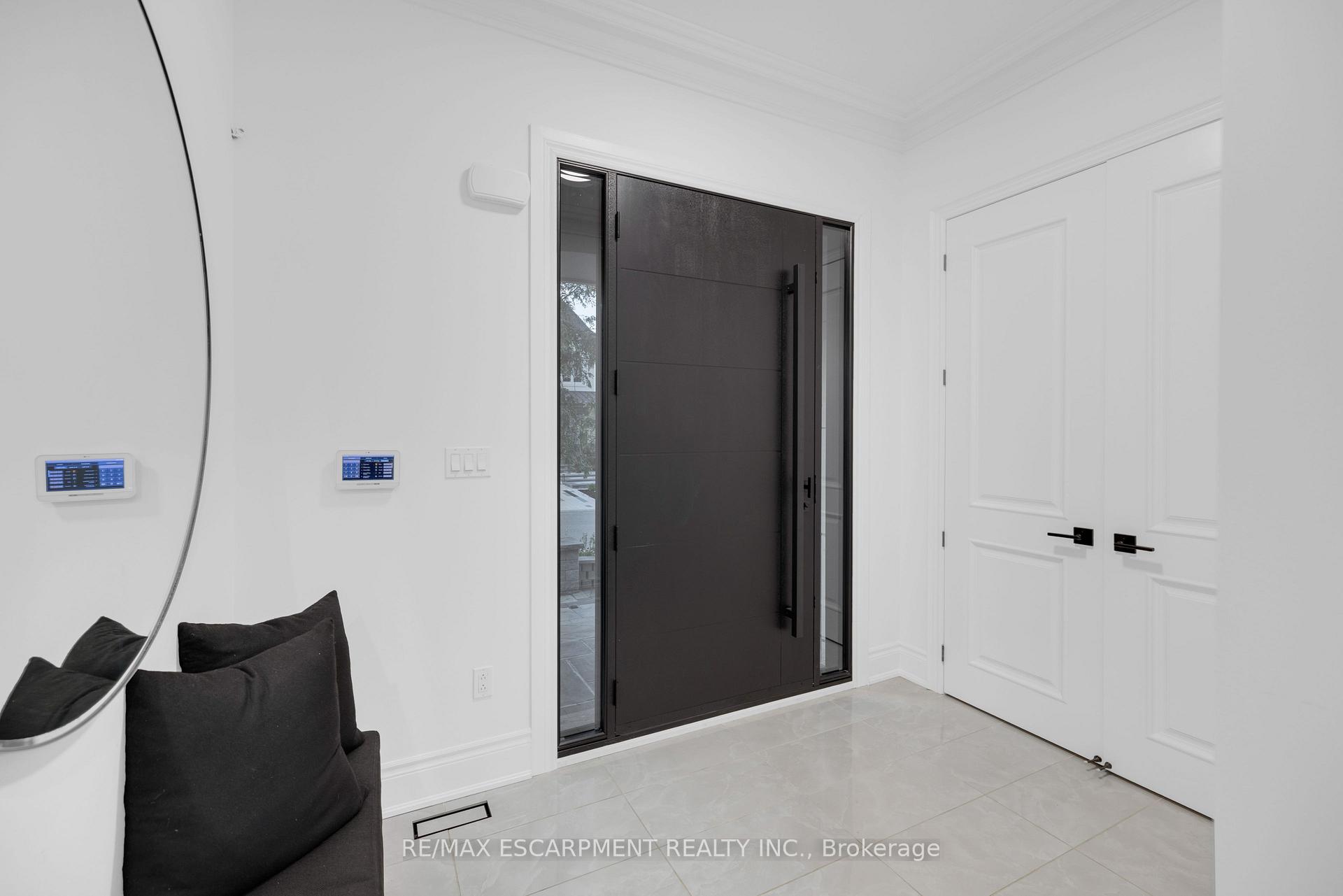 Photo 7 of 17 Yates Avenue, Vaughan, Patterson — HOMEH