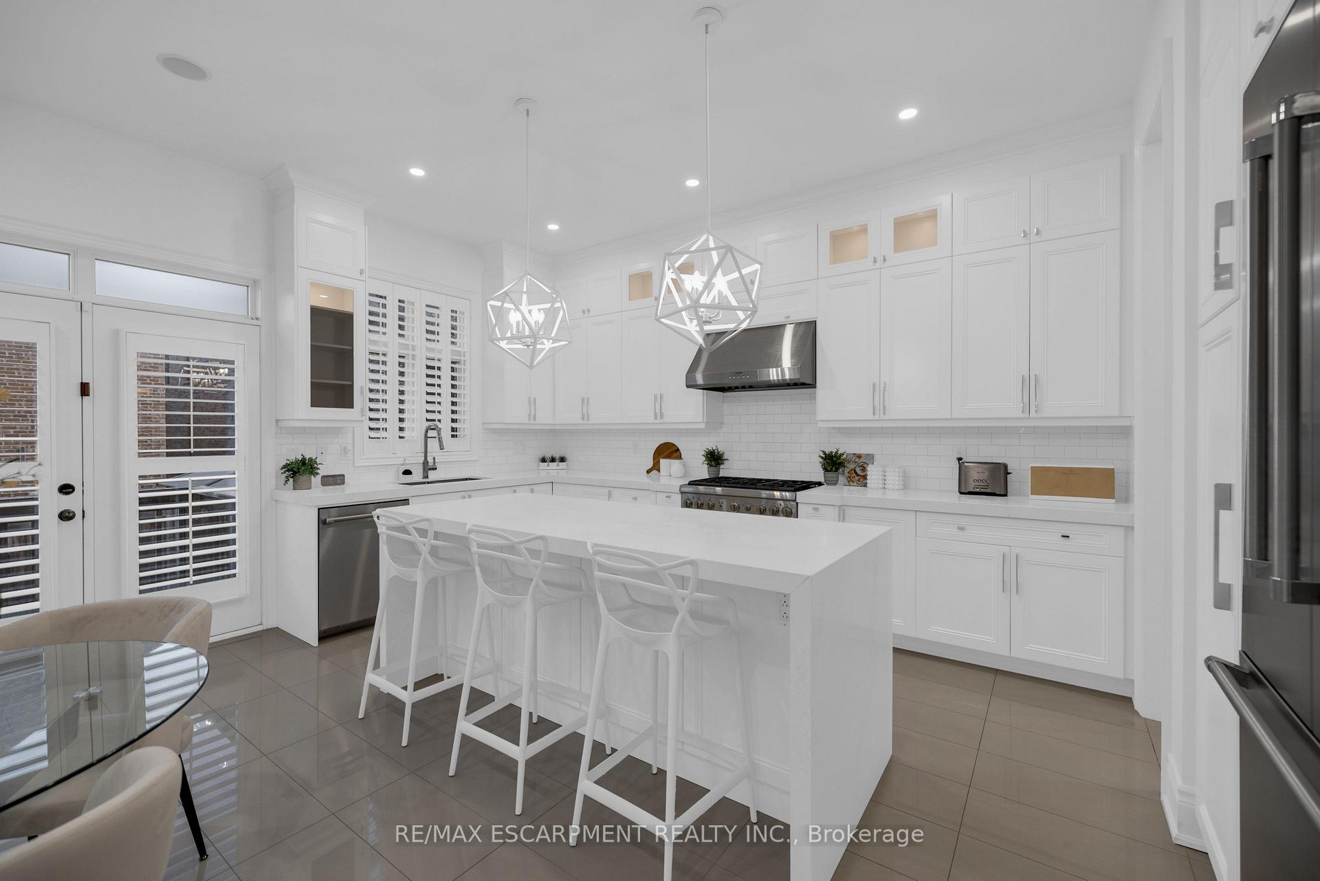 Photo 8 of 17 Yates Avenue, Vaughan, Patterson — HOMEH