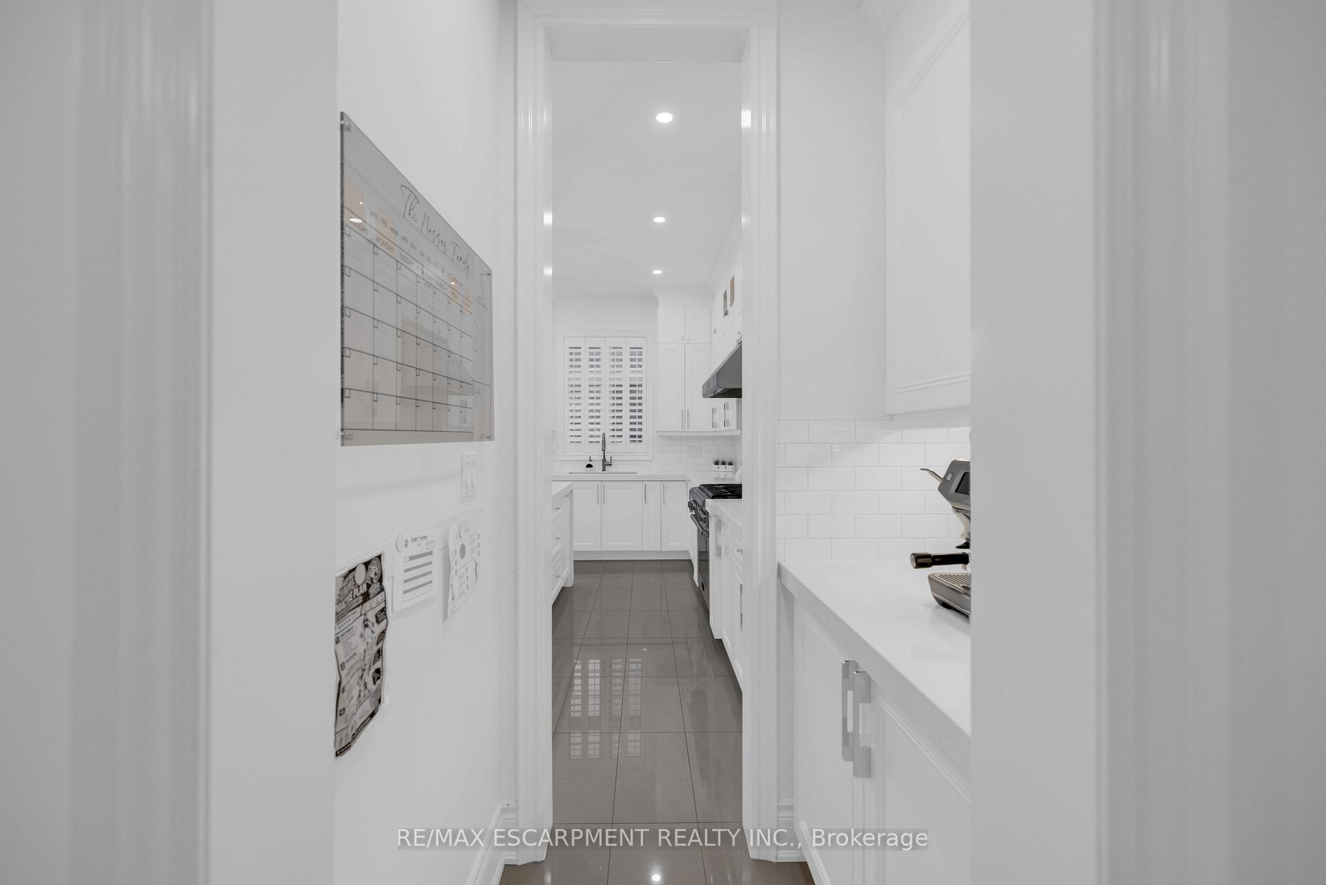 Photo 10 of 17 Yates Avenue, Vaughan, Patterson — HOMEH