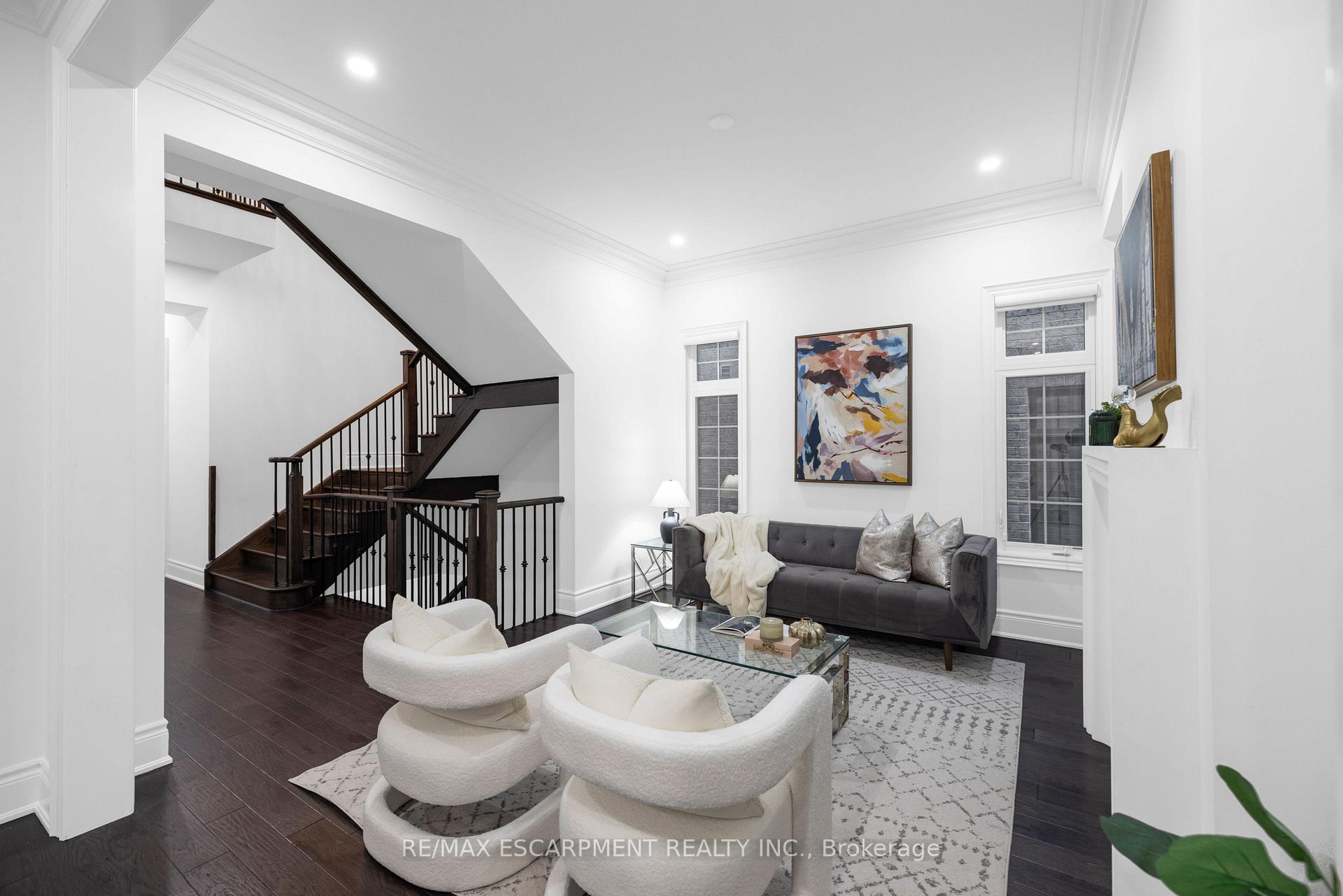 Photo 13 of 17 Yates Avenue, Vaughan, Patterson — HOMEH