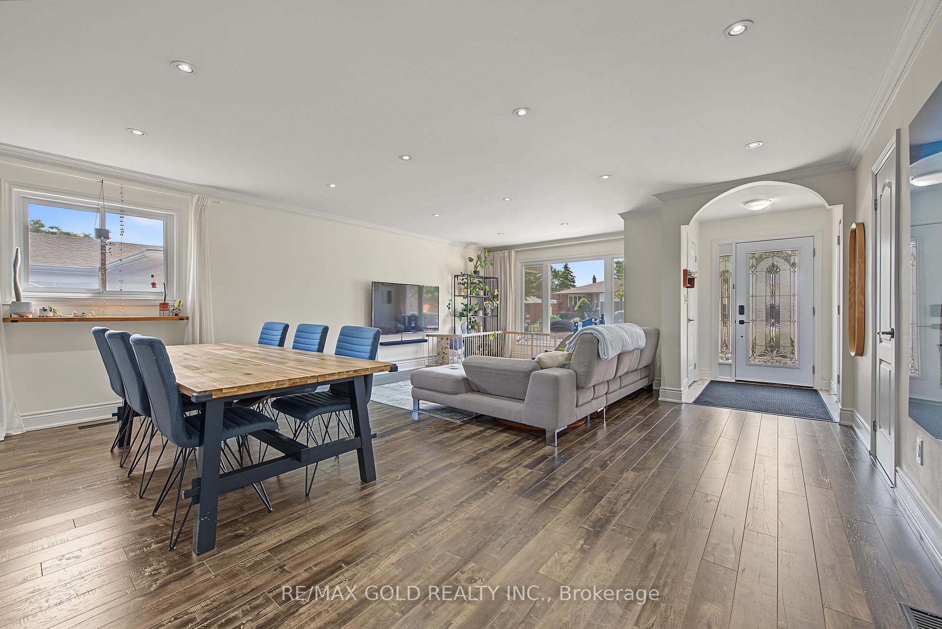 Photo 12 of 55 Malcolm Crescent, Brampton, Central Park — HOMEH