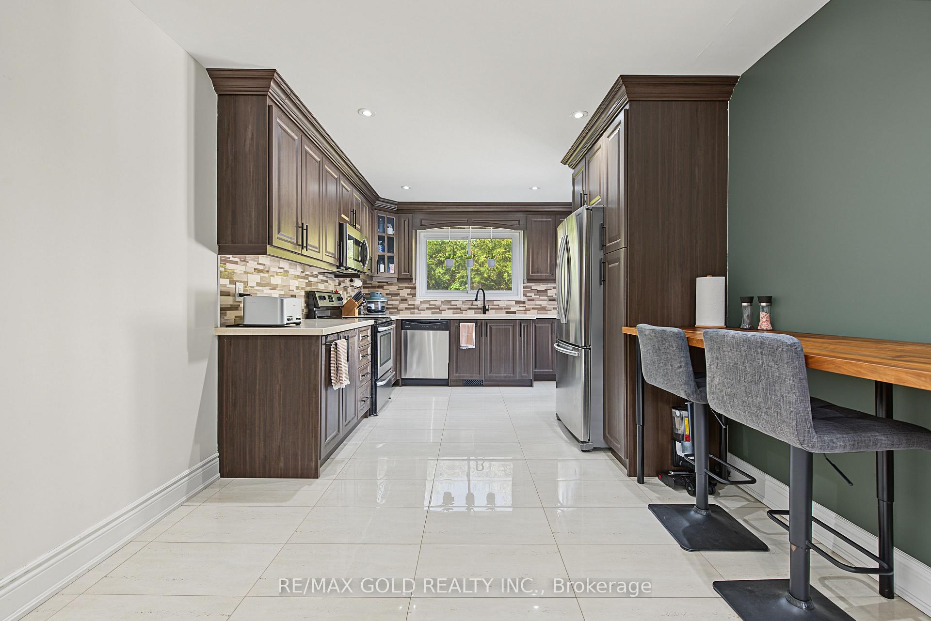 Photo 15 of 55 Malcolm Crescent, Brampton, Central Park — HOMEH