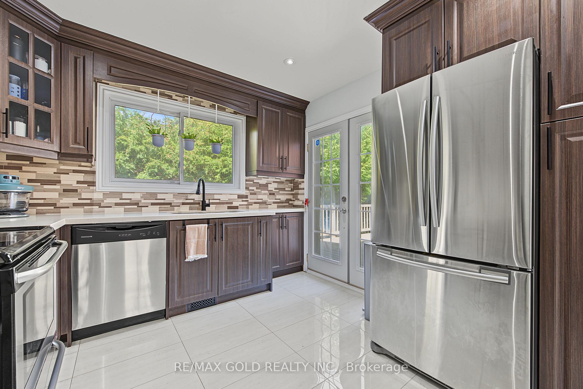 Photo 17 of 55 Malcolm Crescent, Brampton, Central Park — HOMEH