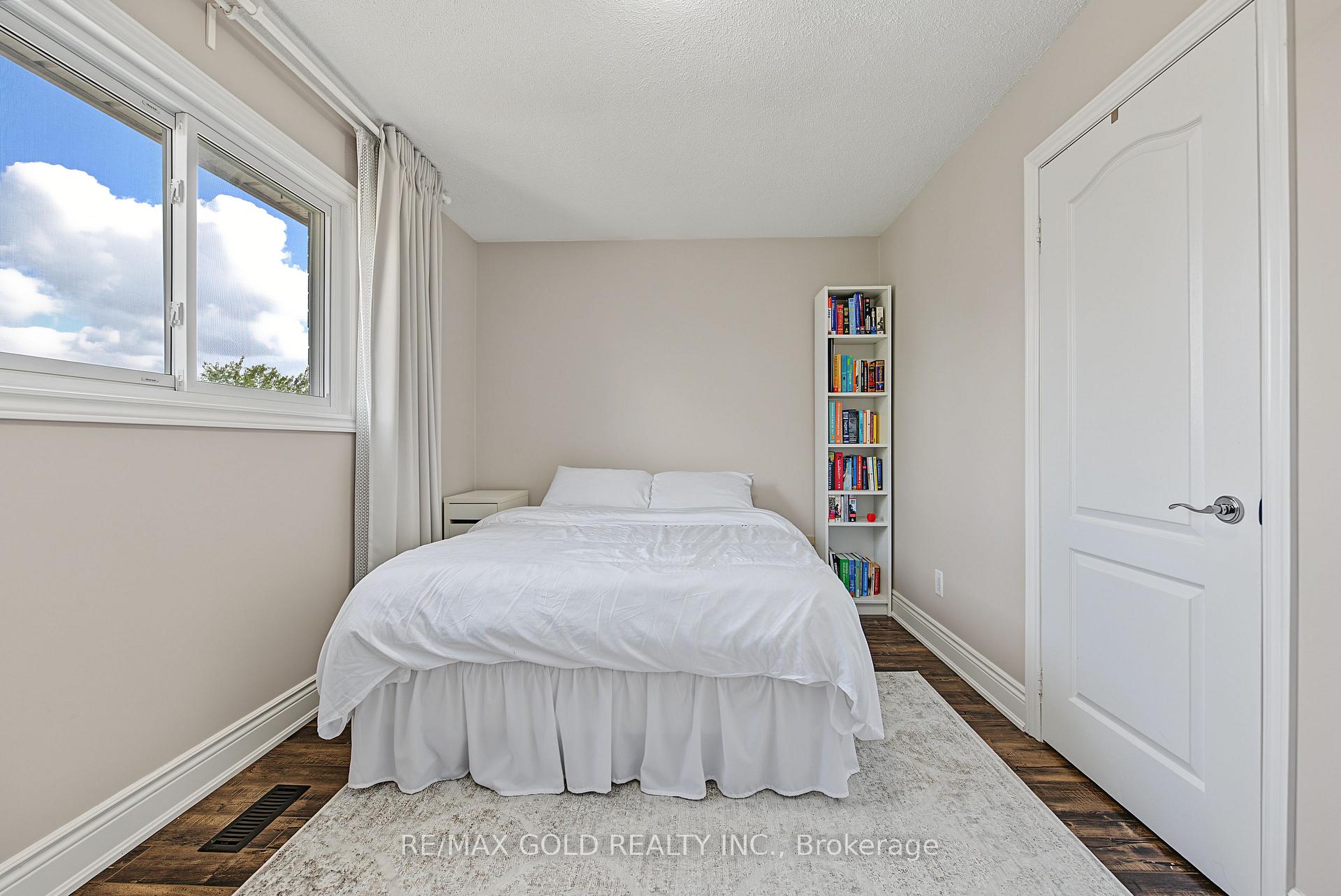 Photo 22 of 55 Malcolm Crescent, Brampton, Central Park — HOMEH