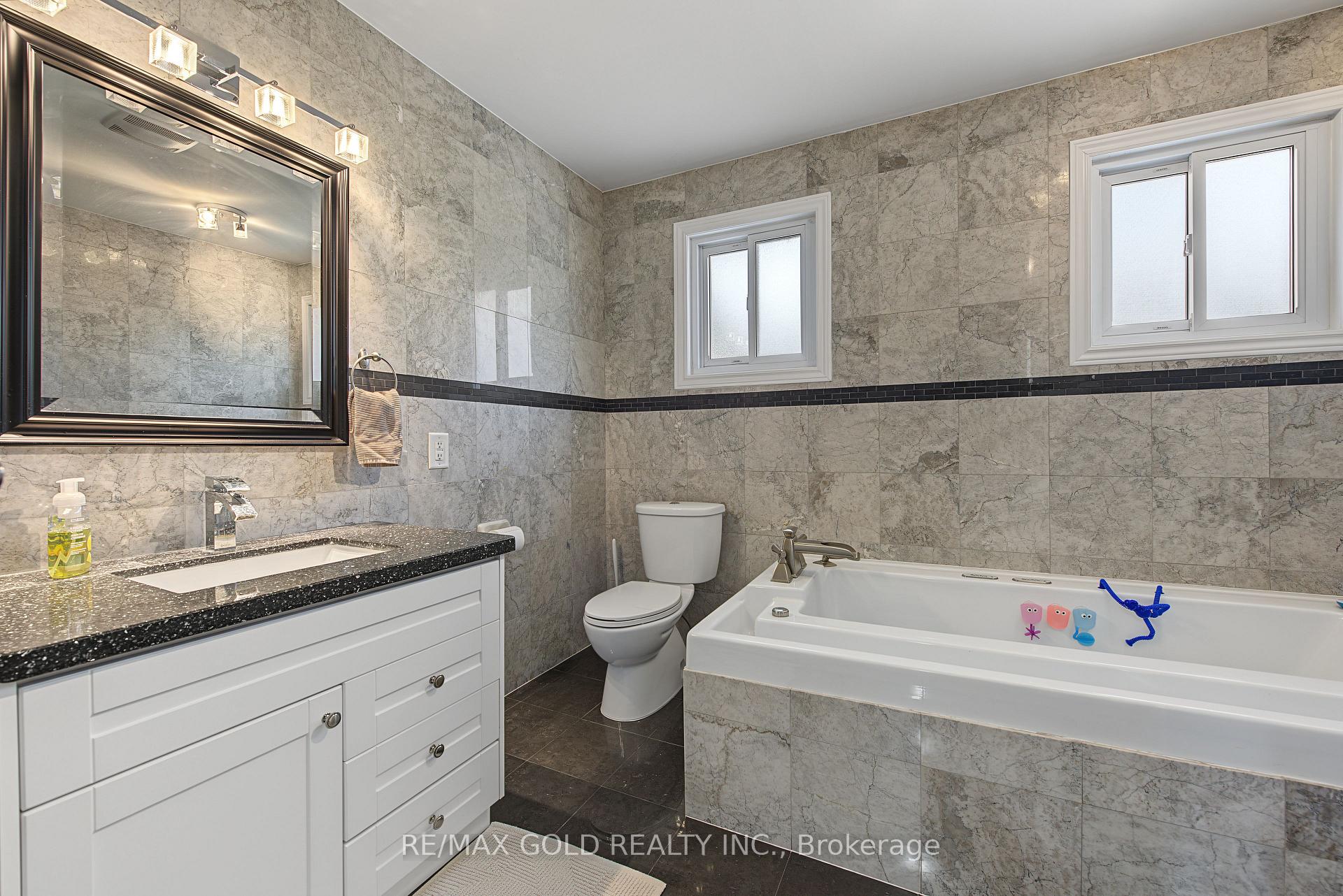 Photo 27 of 55 Malcolm Crescent, Brampton, Central Park — HOMEH