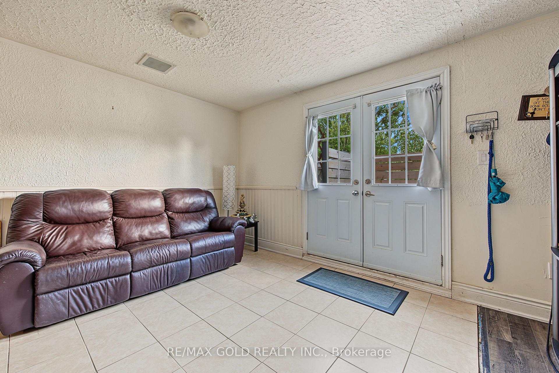 Photo 32 of 55 Malcolm Crescent, Brampton, Central Park — HOMEH