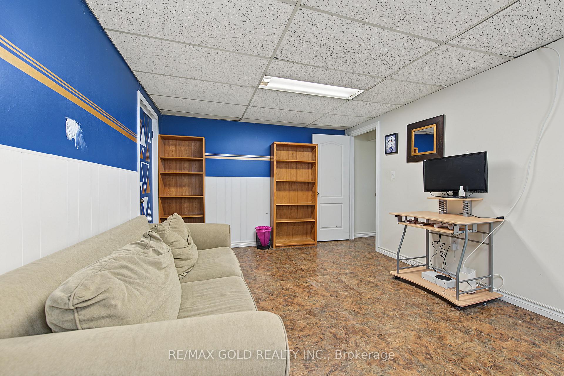 Photo 37 of 55 Malcolm Crescent, Brampton, Central Park — HOMEH