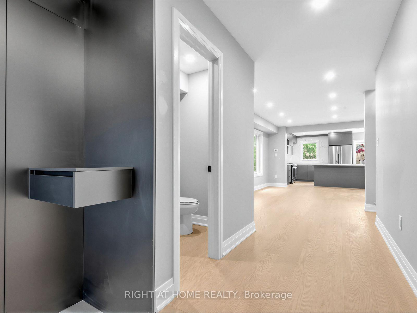 Photo 2 of 75 Borealis Avenue, Aurora, Bayview Northeast — HOMEH