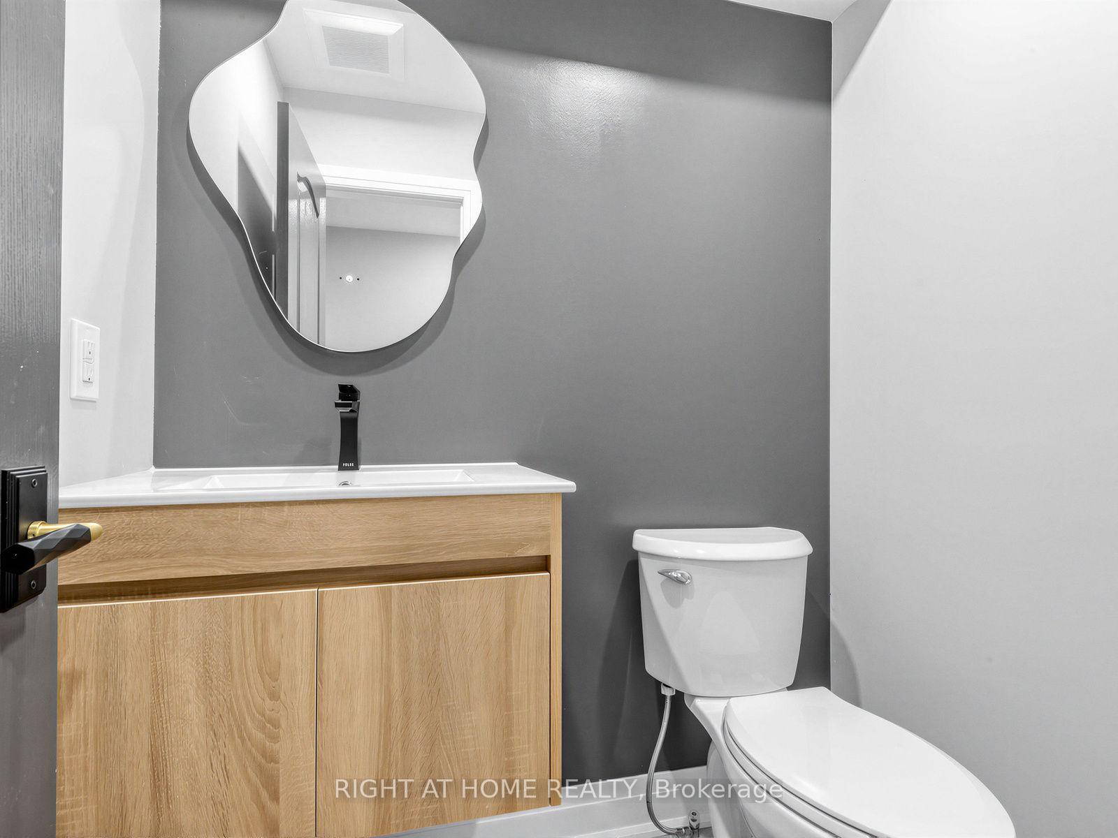 Photo 3 of 75 Borealis Avenue, Aurora, Bayview Northeast — HOMEH
