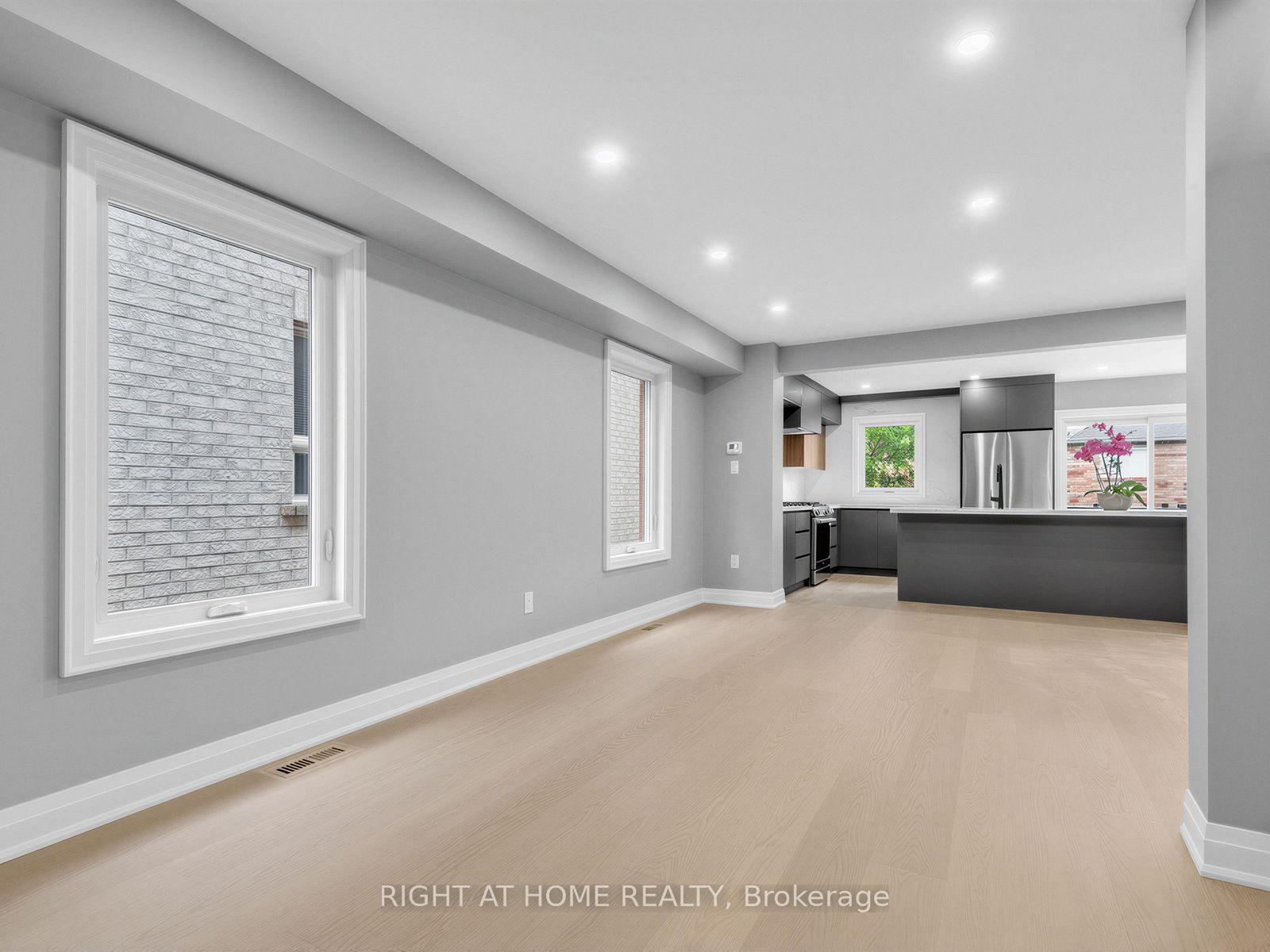 Photo 4 of 75 Borealis Avenue, Aurora, Bayview Northeast — HOMEH