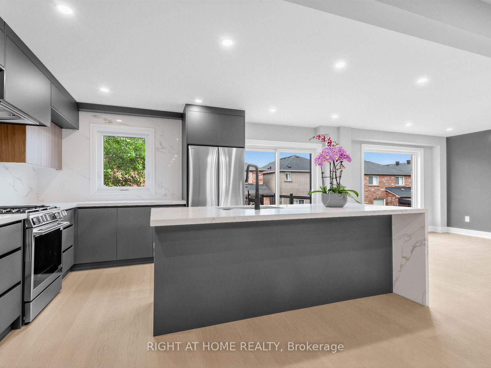 Photo 9 of 75 Borealis Avenue, Aurora, Bayview Northeast — HOMEH
