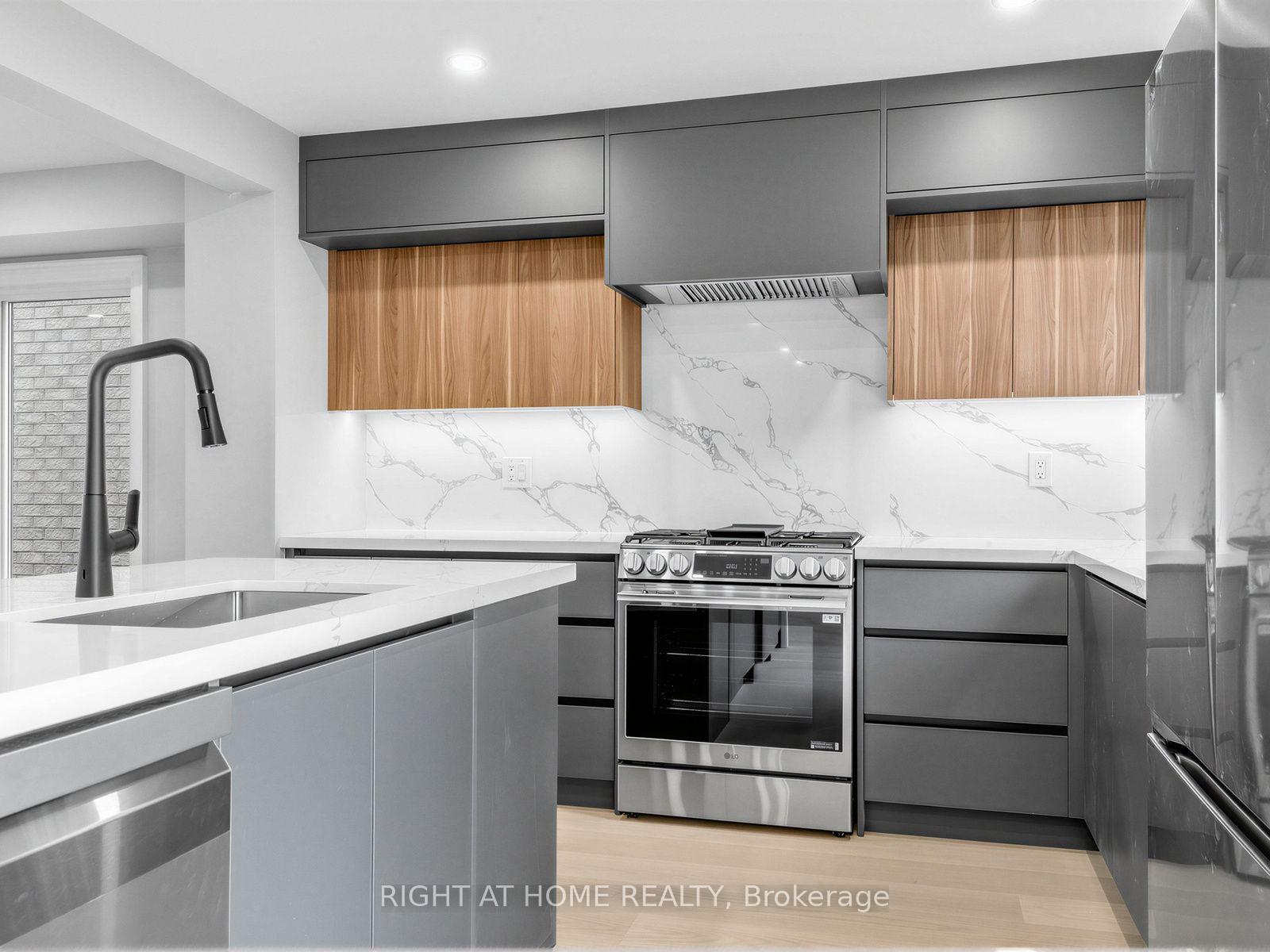 Photo 13 of 75 Borealis Avenue, Aurora, Bayview Northeast — HOMEH
