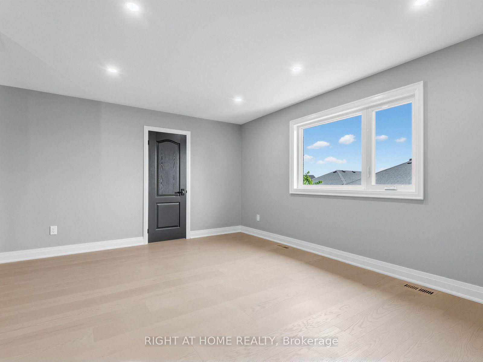 Photo 24 of 75 Borealis Avenue, Aurora, Bayview Northeast — HOMEH