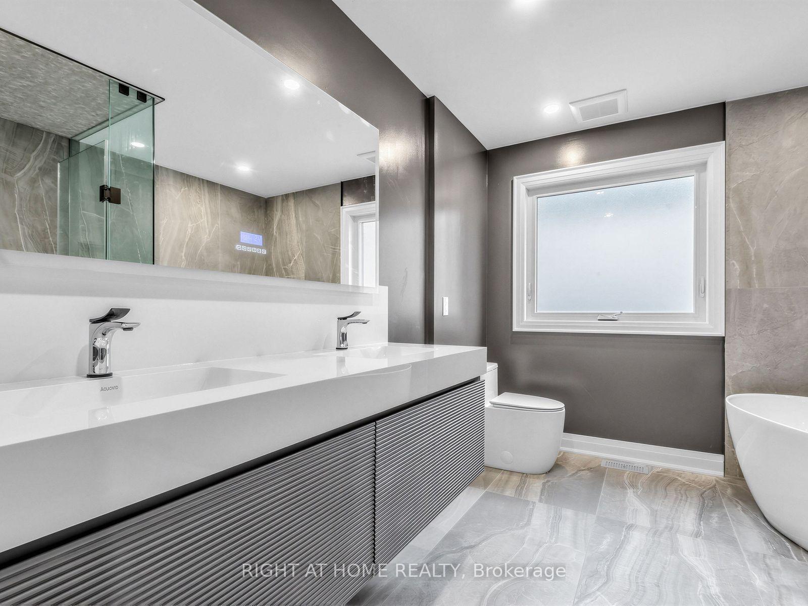Photo 25 of 75 Borealis Avenue, Aurora, Bayview Northeast — HOMEH