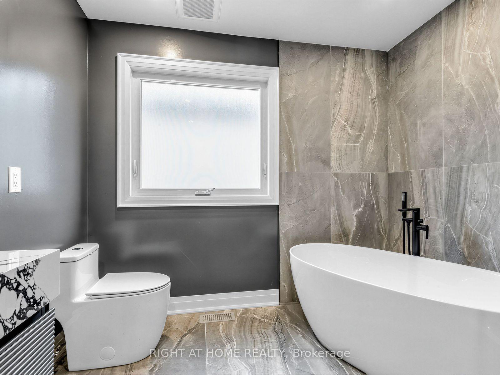 Photo 26 of 75 Borealis Avenue, Aurora, Bayview Northeast — HOMEH