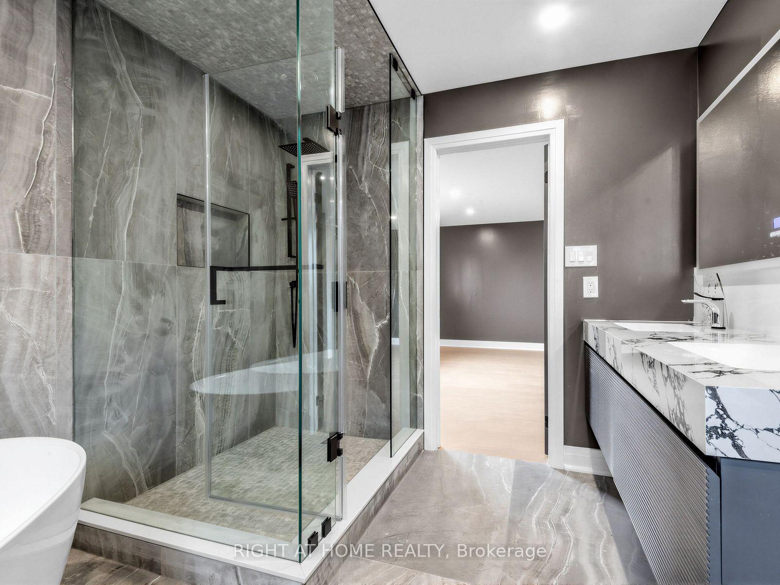 Photo 27 of 75 Borealis Avenue, Aurora, Bayview Northeast — HOMEH