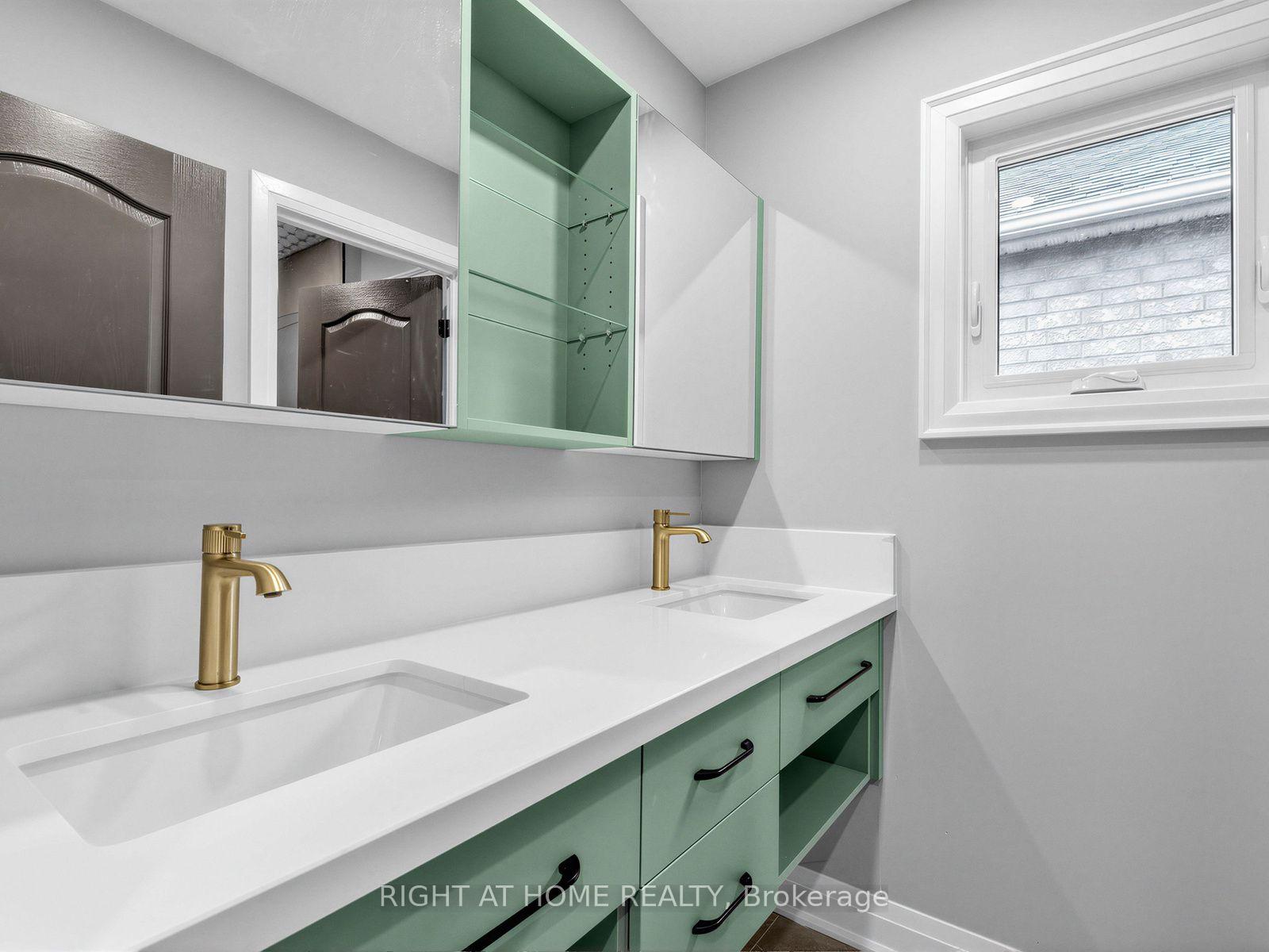 Photo 32 of 75 Borealis Avenue, Aurora, Bayview Northeast — HOMEH