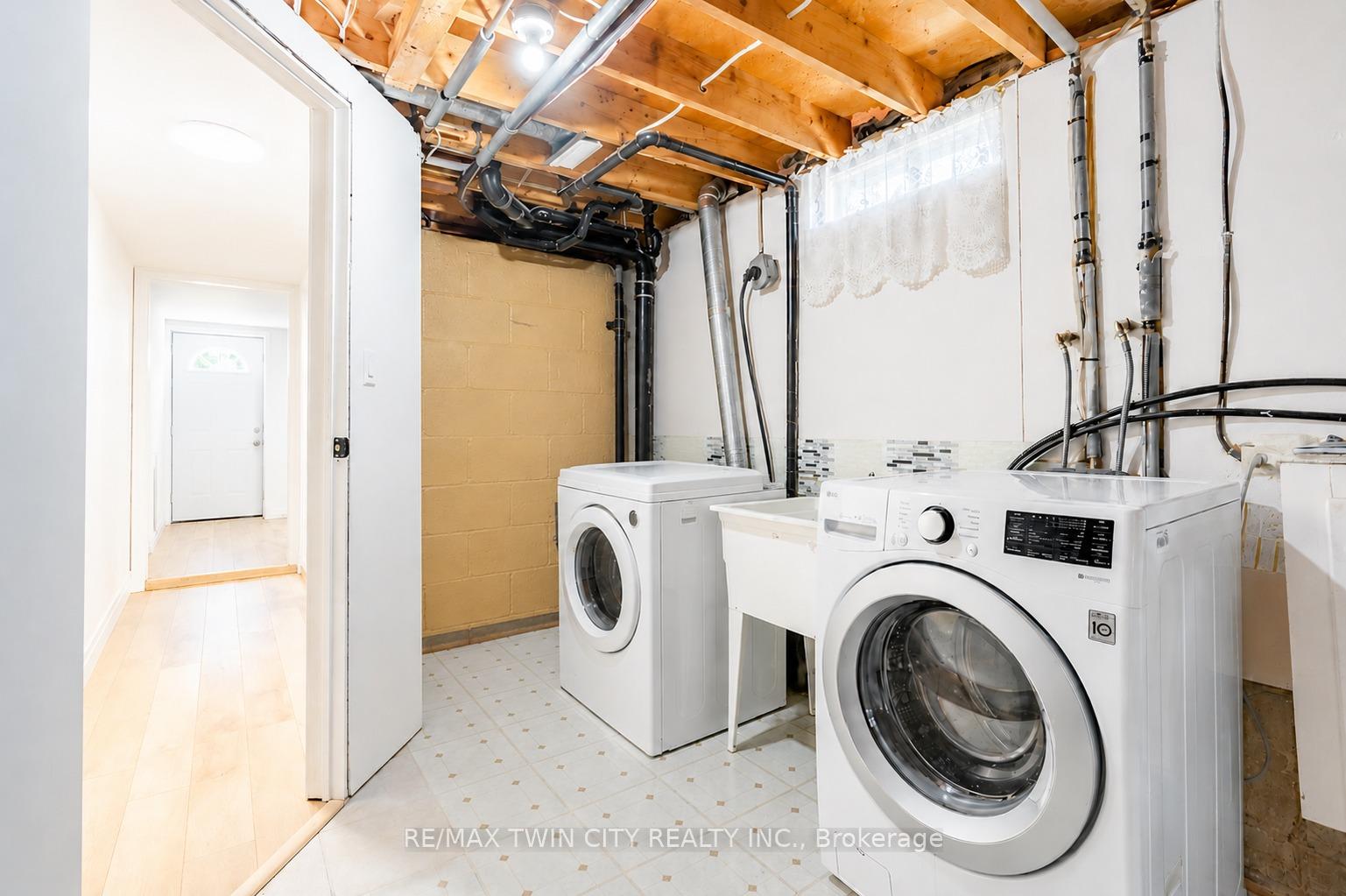 Photo 10 of Unit Basement, 53 Broken Oak Crescent, Kitchener, Forest Heights — HOMEH