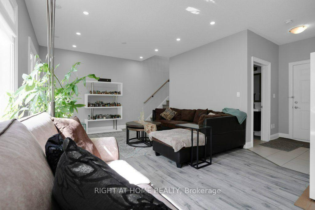 Photo 17 of 6 Plowman Lane, Richmond Hill, Rouge Woods — HOMEH