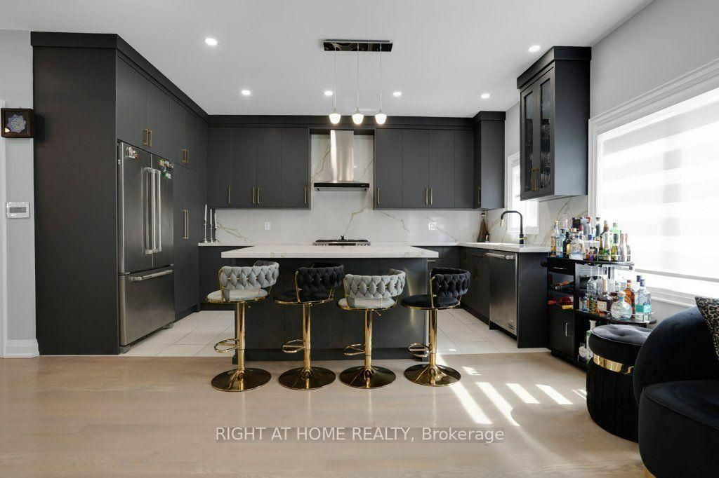 Photo 32 of 6 Plowman Lane, Richmond Hill, Rouge Woods — HOMEH